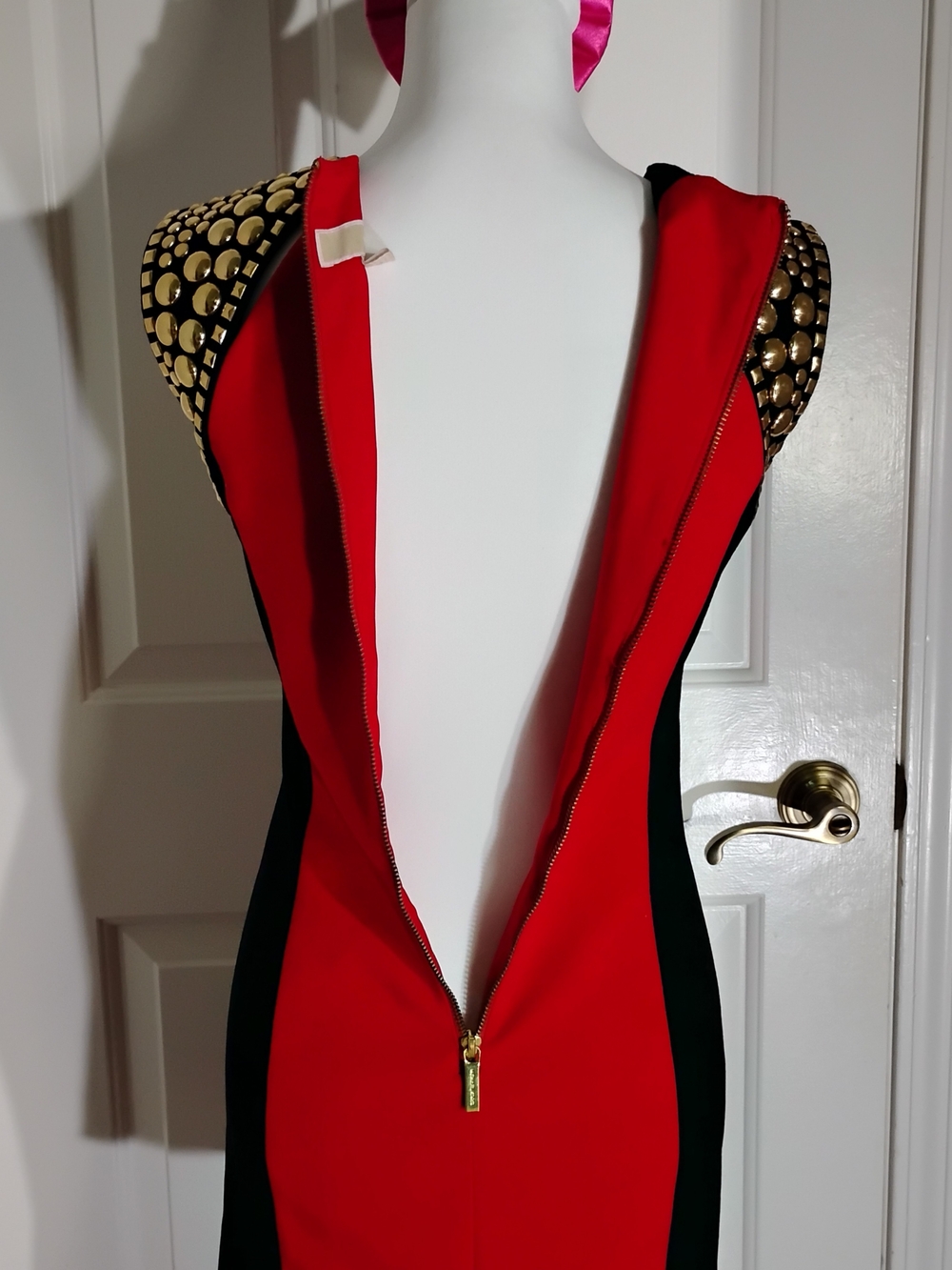 Women’s Size 2 Red Black Studded Sheath Cocktail Dress Bronze Details
